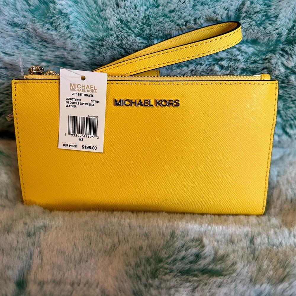 Michael Kors Jet Set Travel